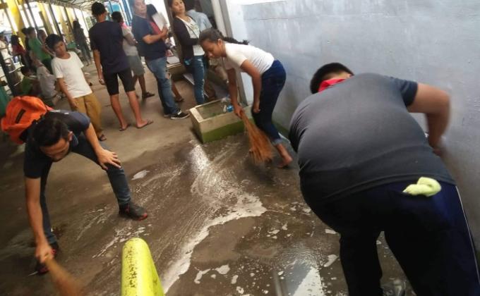 Day# 2 Cleaning of Walls SWA Entry of Caloocan High School Senior Scouts