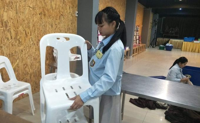 เก็บเก้าอี้