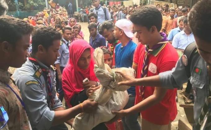 ত্রান বিতরন