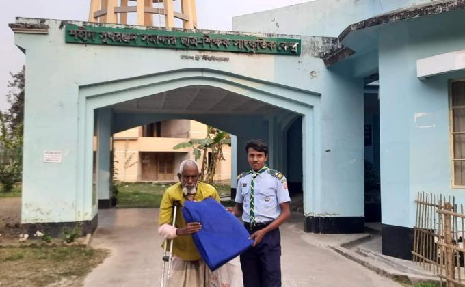 শীত বস্ত্র বিতরণ 