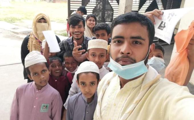 ঈদ বস্তু বিতরণ 