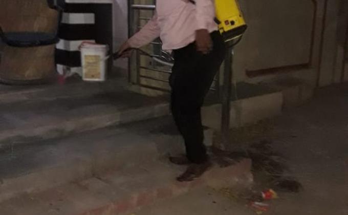 कोरोना की जंग में किया सेनेटाईजेश 