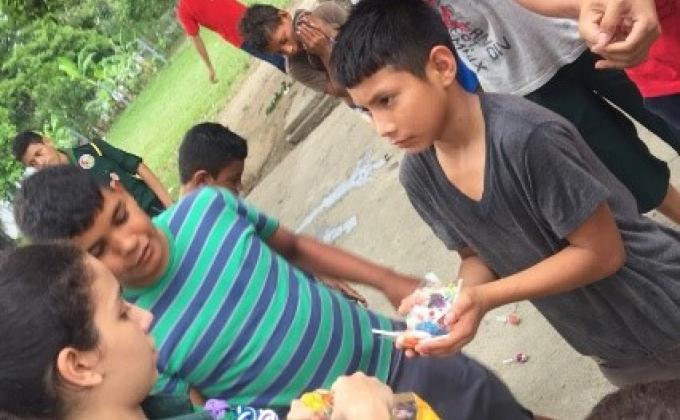 Niños Senderos de Amor